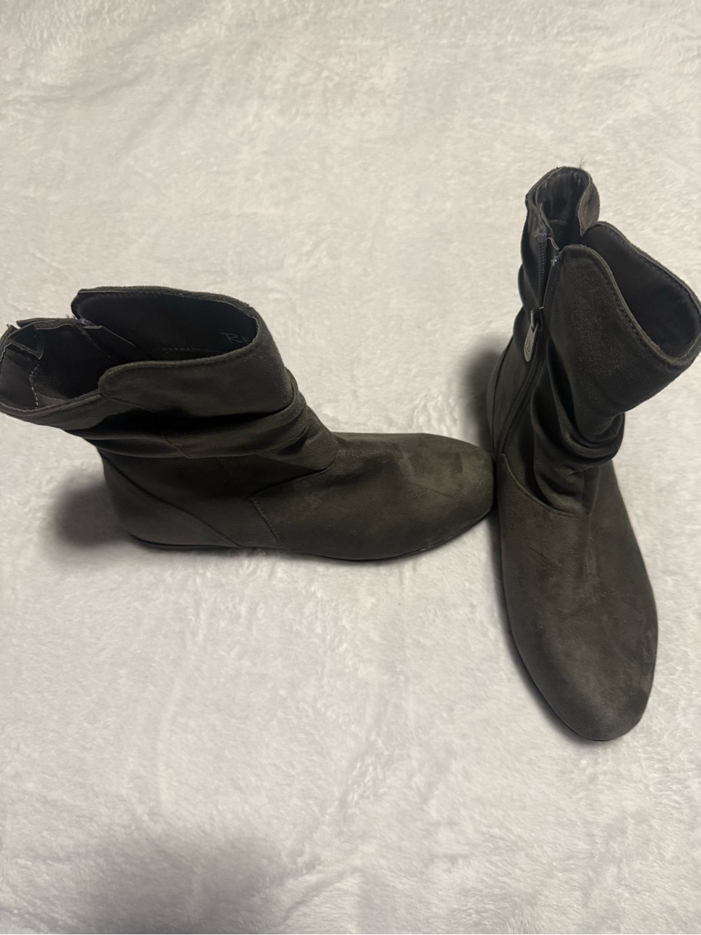 Women gray suede ankle boots size 7